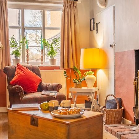 Heavenly 16Th Century Cottage In Pretty Rural Village - Swan'S Nest Boxford  외부 사진