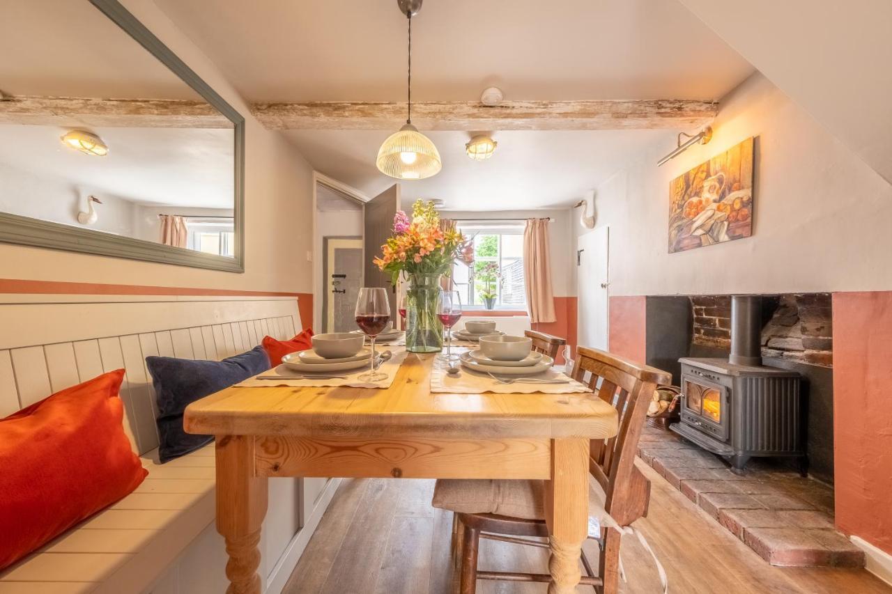 Heavenly 16Th Century Cottage In Pretty Rural Village - Swan'S Nest Boxford  외부 사진