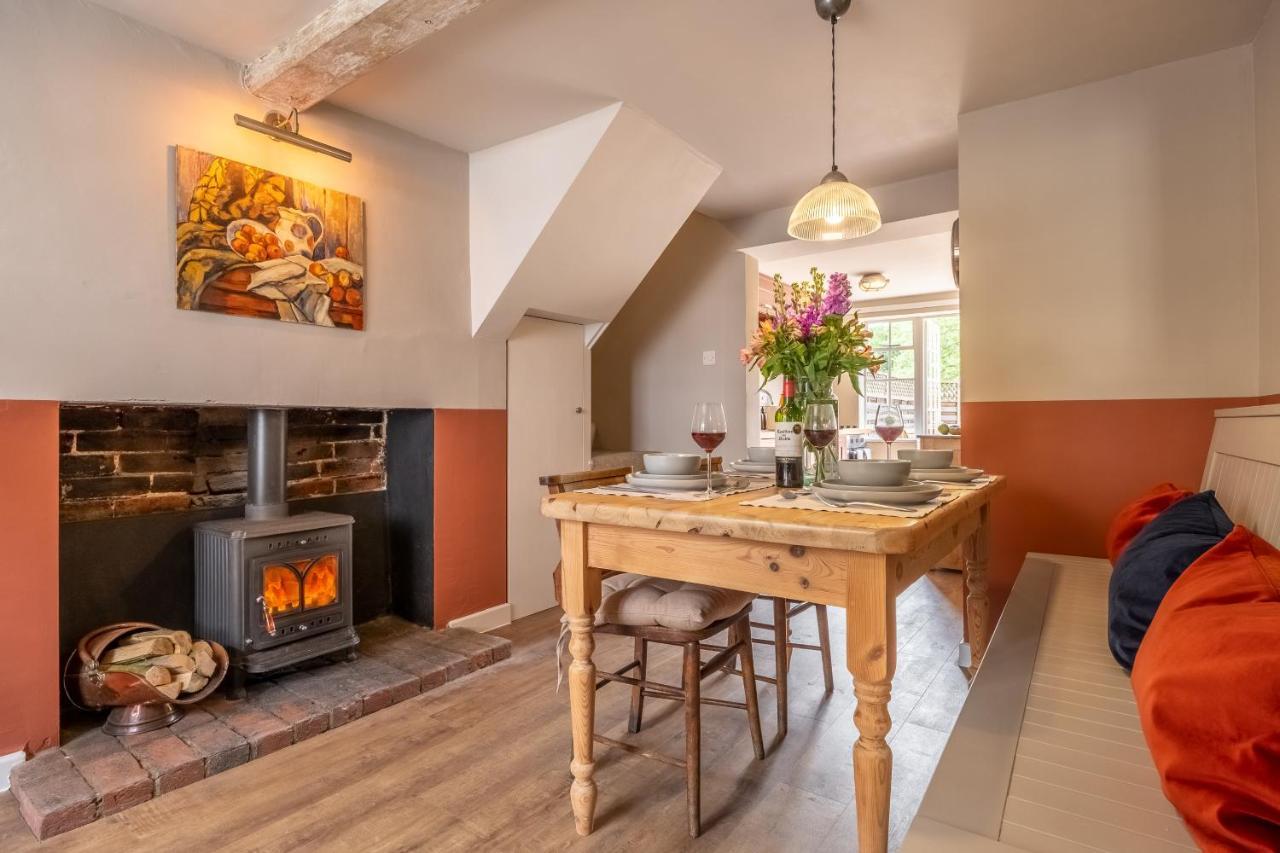 Heavenly 16Th Century Cottage In Pretty Rural Village - Swan'S Nest Boxford  외부 사진