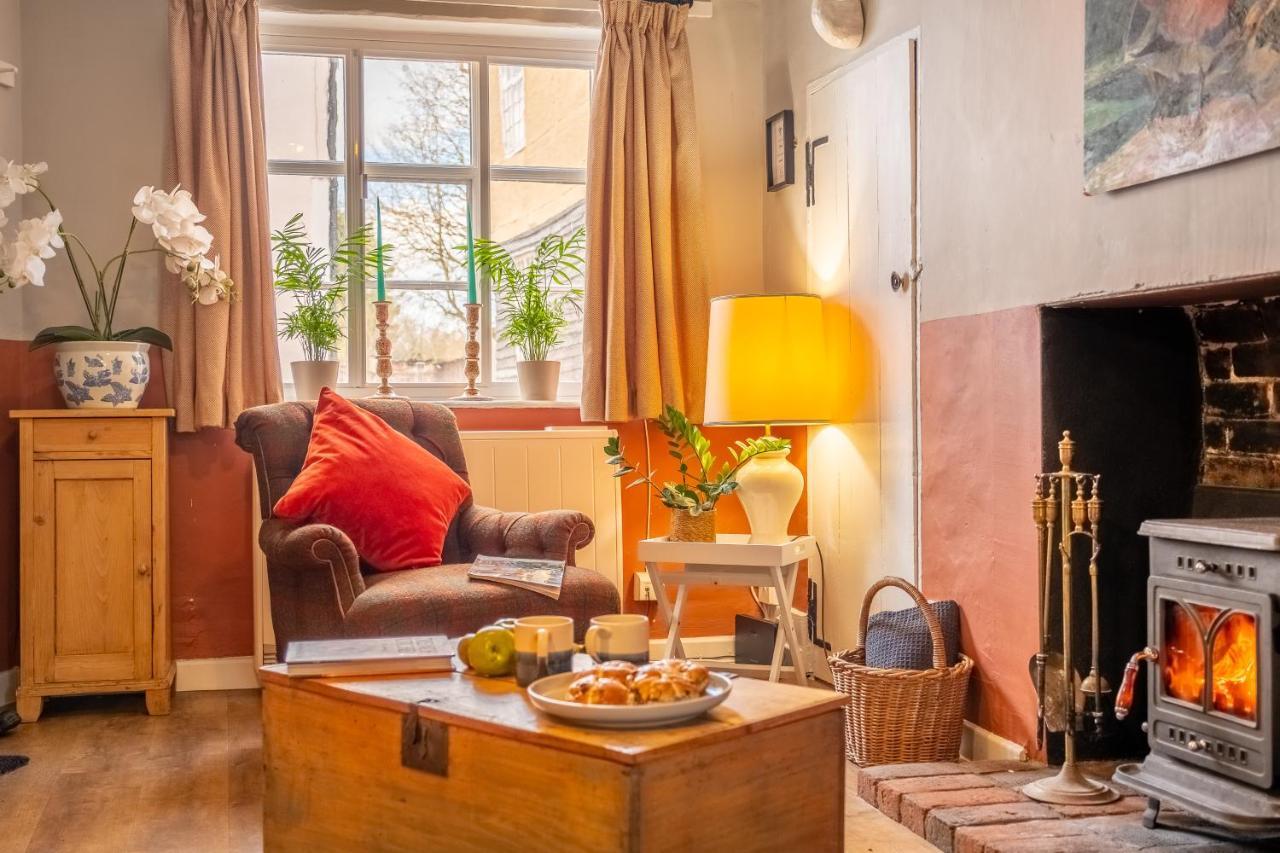 Heavenly 16Th Century Cottage In Pretty Rural Village - Swan'S Nest Boxford  외부 사진