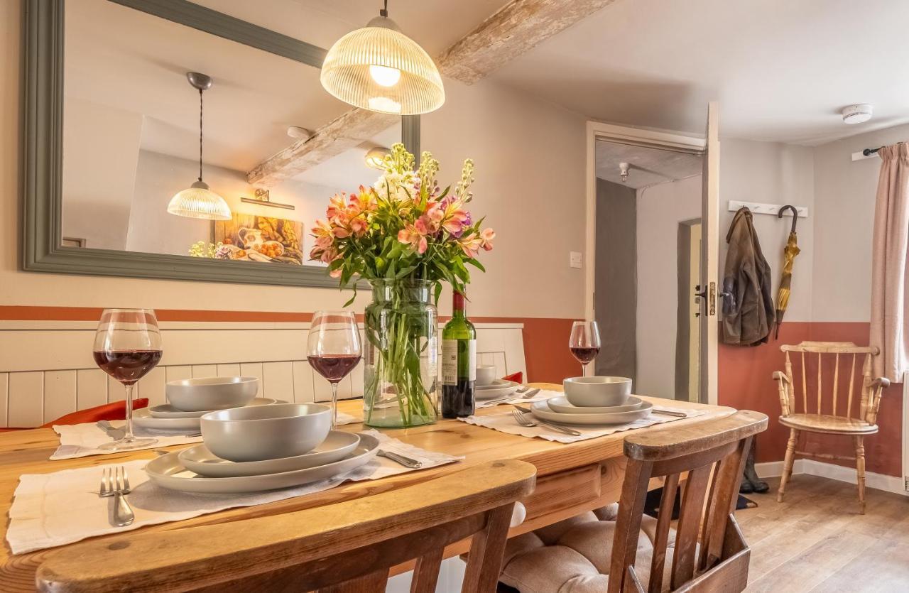 Heavenly 16Th Century Cottage In Pretty Rural Village - Swan'S Nest Boxford  외부 사진